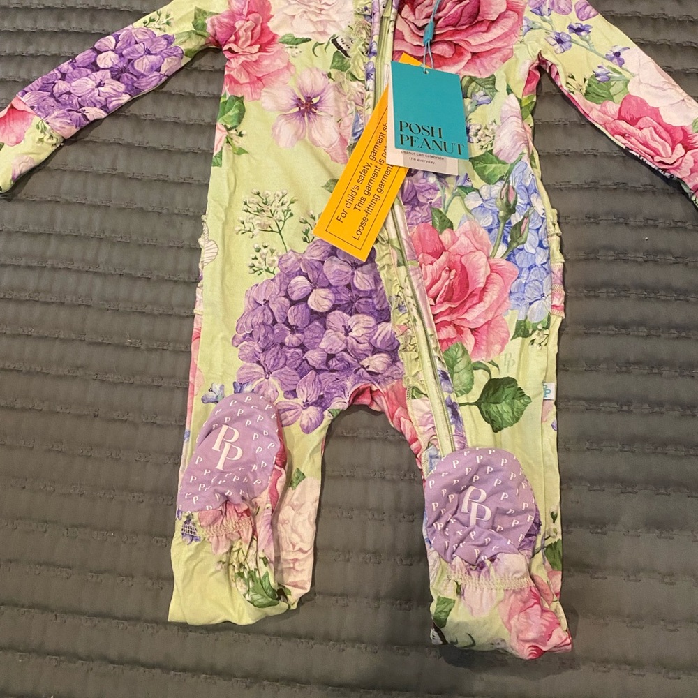 Posh Peanut Footsie New with Tags